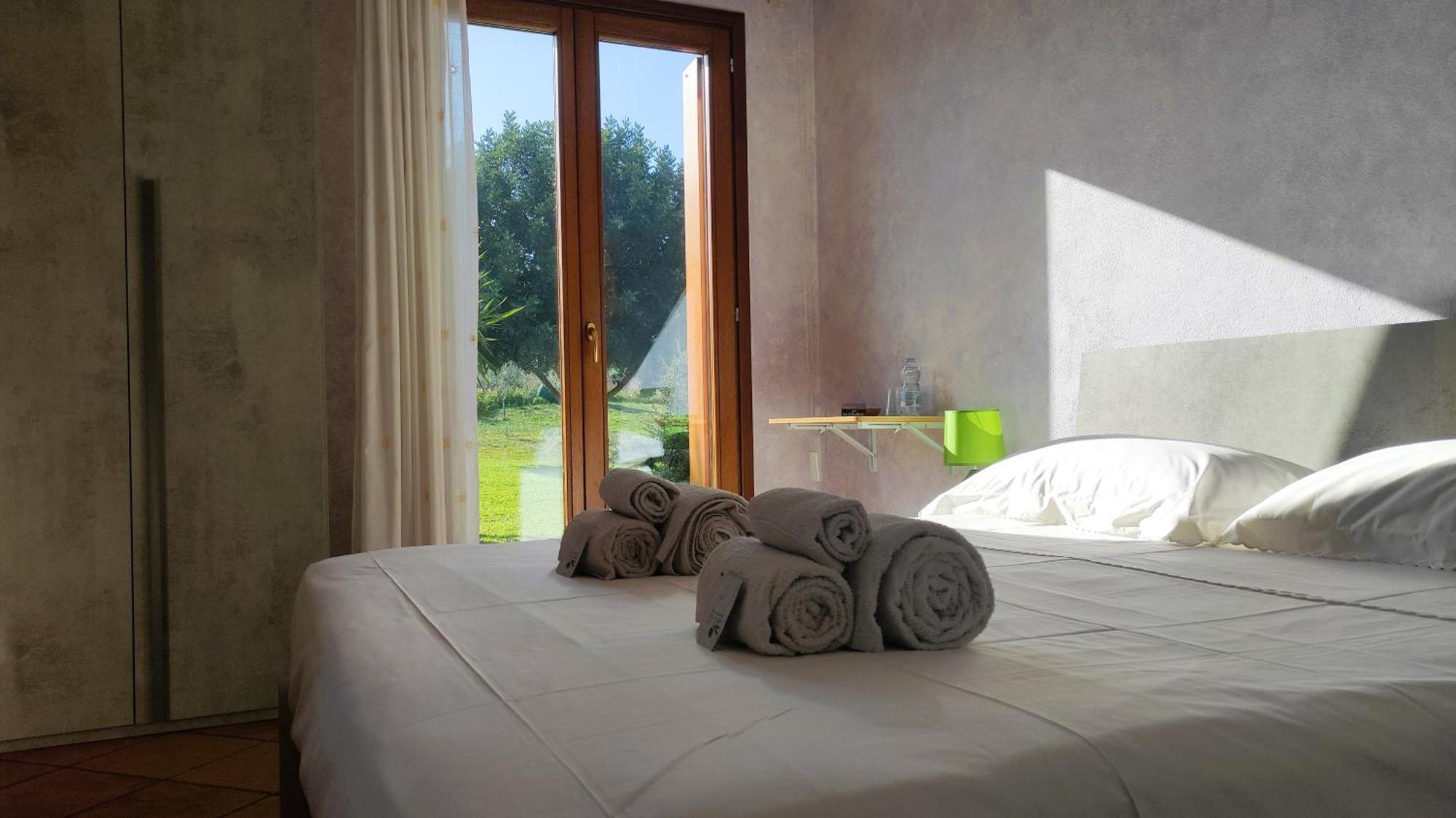 Bed and Breakfast Grotta Delle Fate Ossi Exterior foto